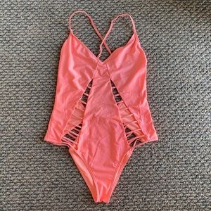 PEACHY ONE PIECE 🍑